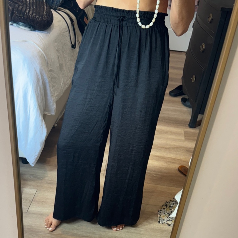 NWT Women’s Black Wide-Leg silky Elastic Waist Pants